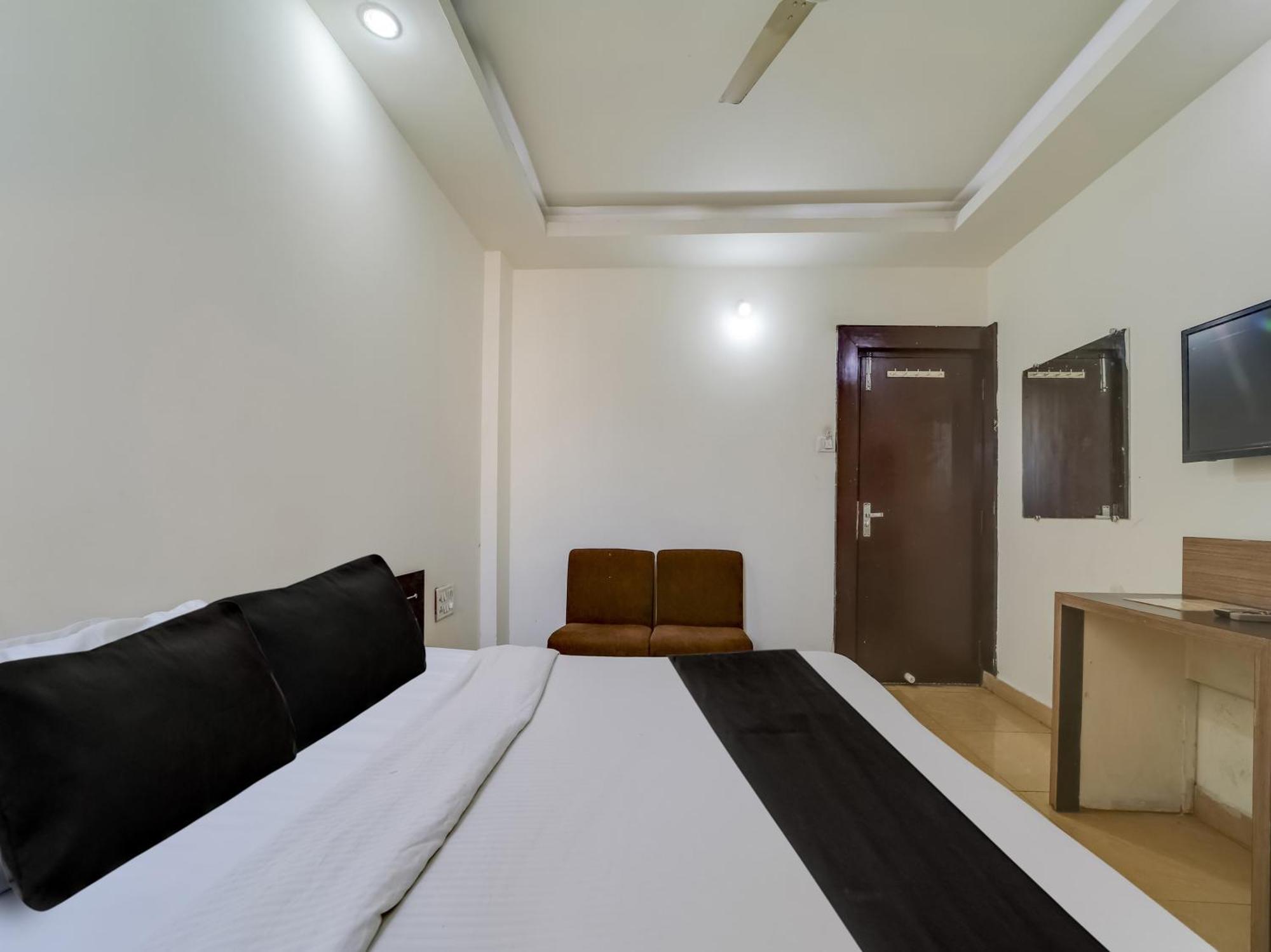 Super Hotel O The Surbhi Бопал Екстериор снимка
