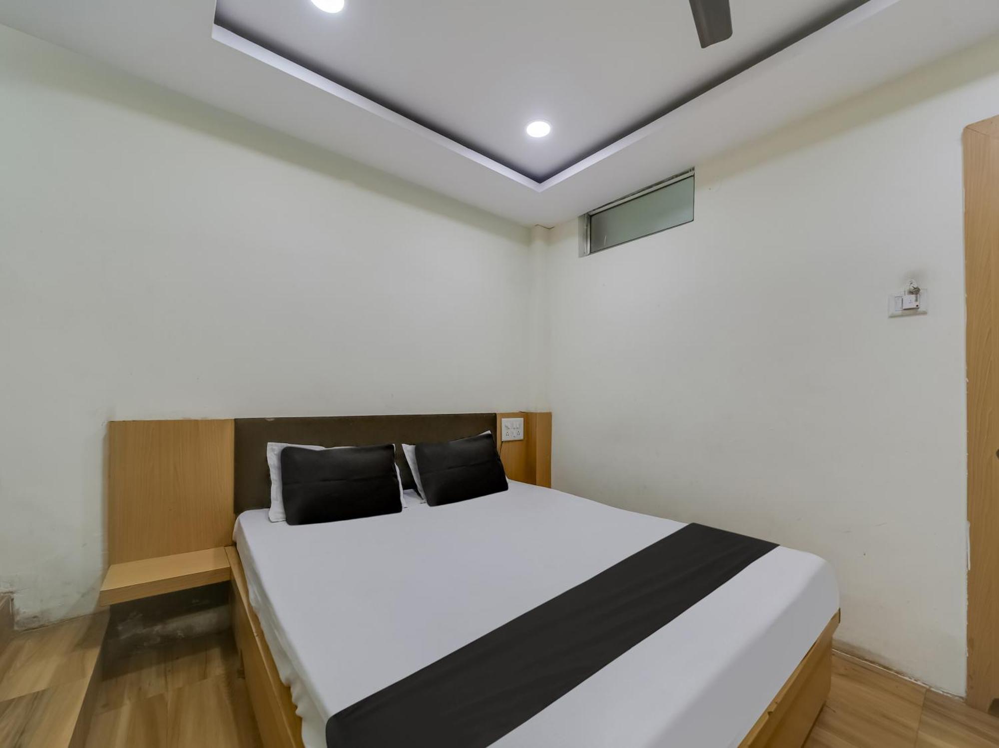 Super Hotel O The Surbhi Бопал Екстериор снимка